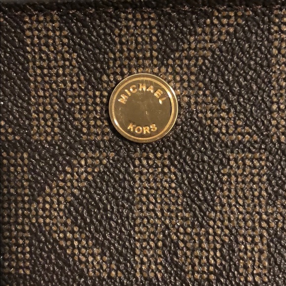 Michael Kors Brown Jet Set Travel Wristlet - Picture 2 of 4